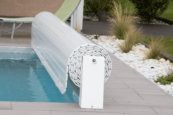 Installation de baches electriques et abris de piscine